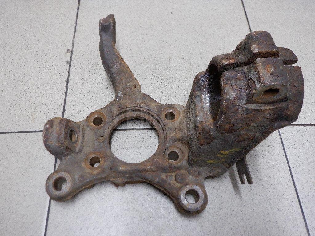 Кулак поворотный передний левый