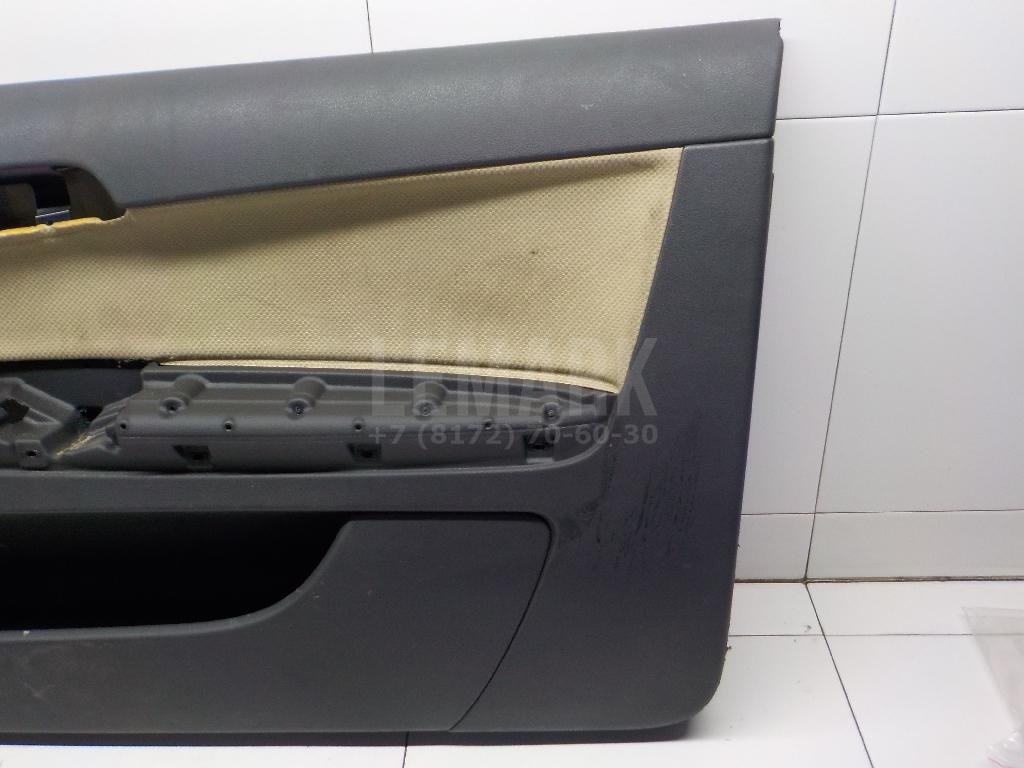 Обшивка двери передней правой