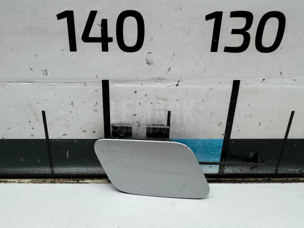 Заглушка буксировочного крюка