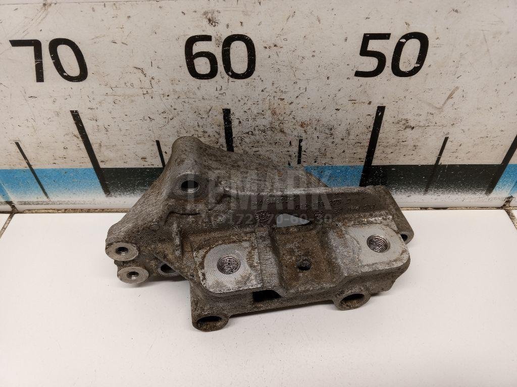 Кронштейн двигателя правый