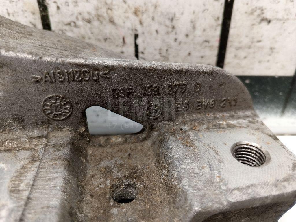 Кронштейн двигателя правый