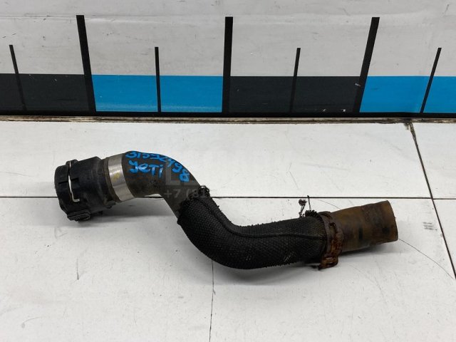 Патрубок радиатора