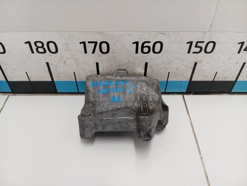 Кронштейн КПП левый