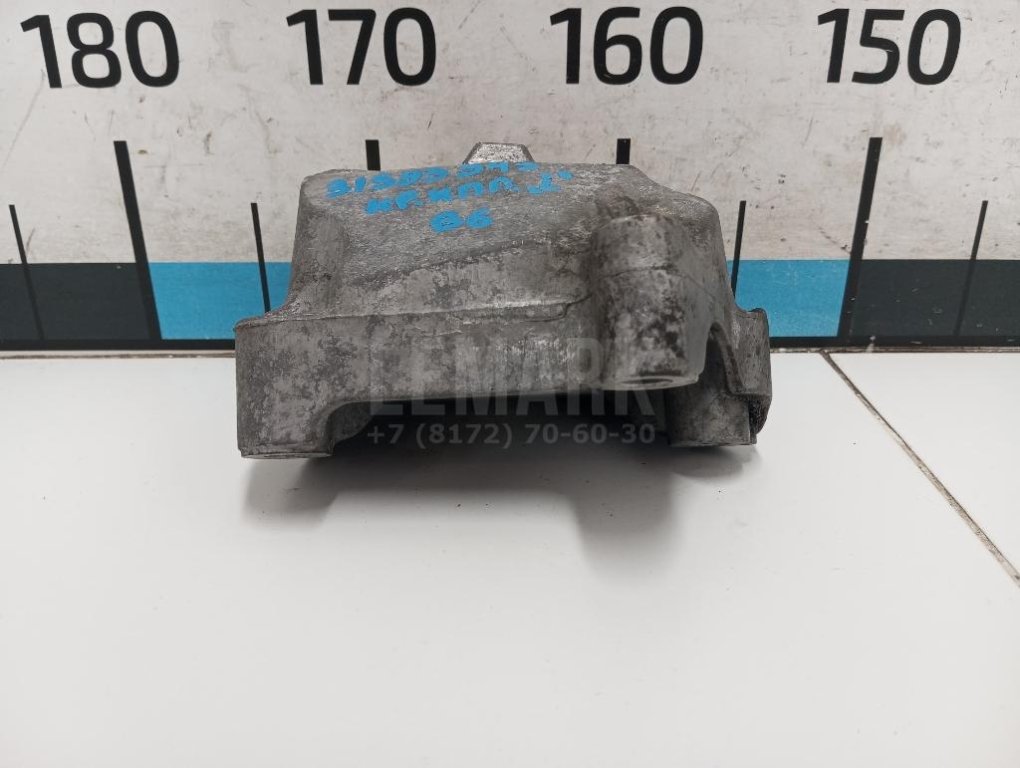 Кронштейн КПП левый