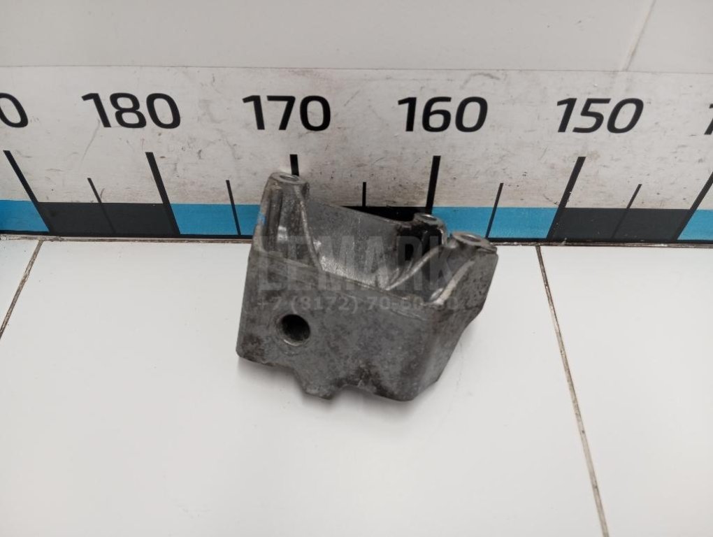 Кронштейн КПП левый