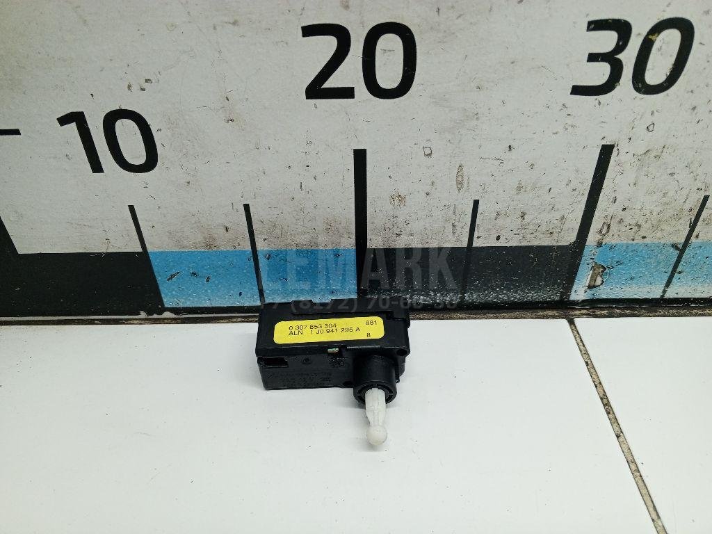 Моторчик корректора фары