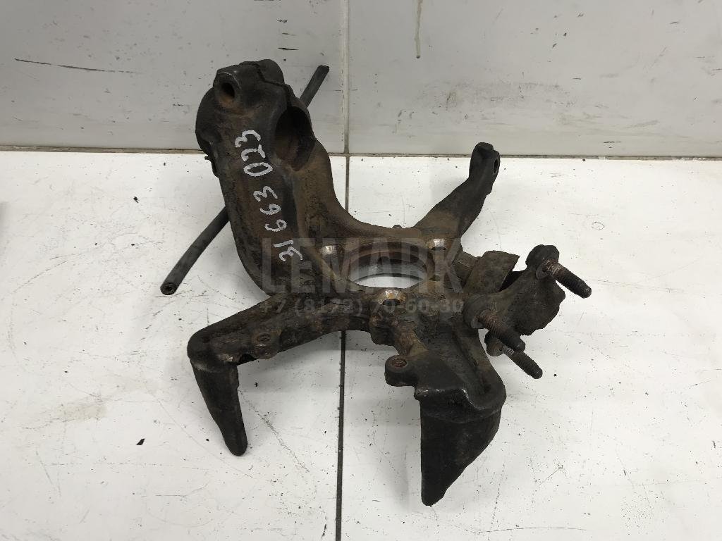 Кулак поворотный передний правый