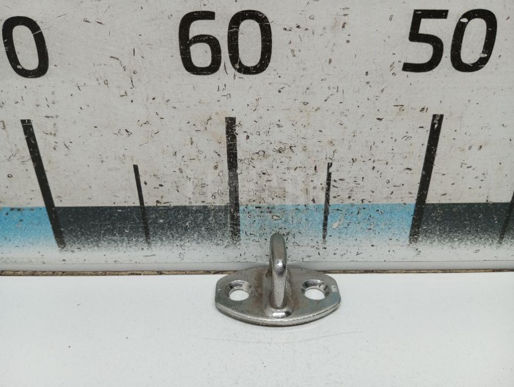 Ответная часть замка двери