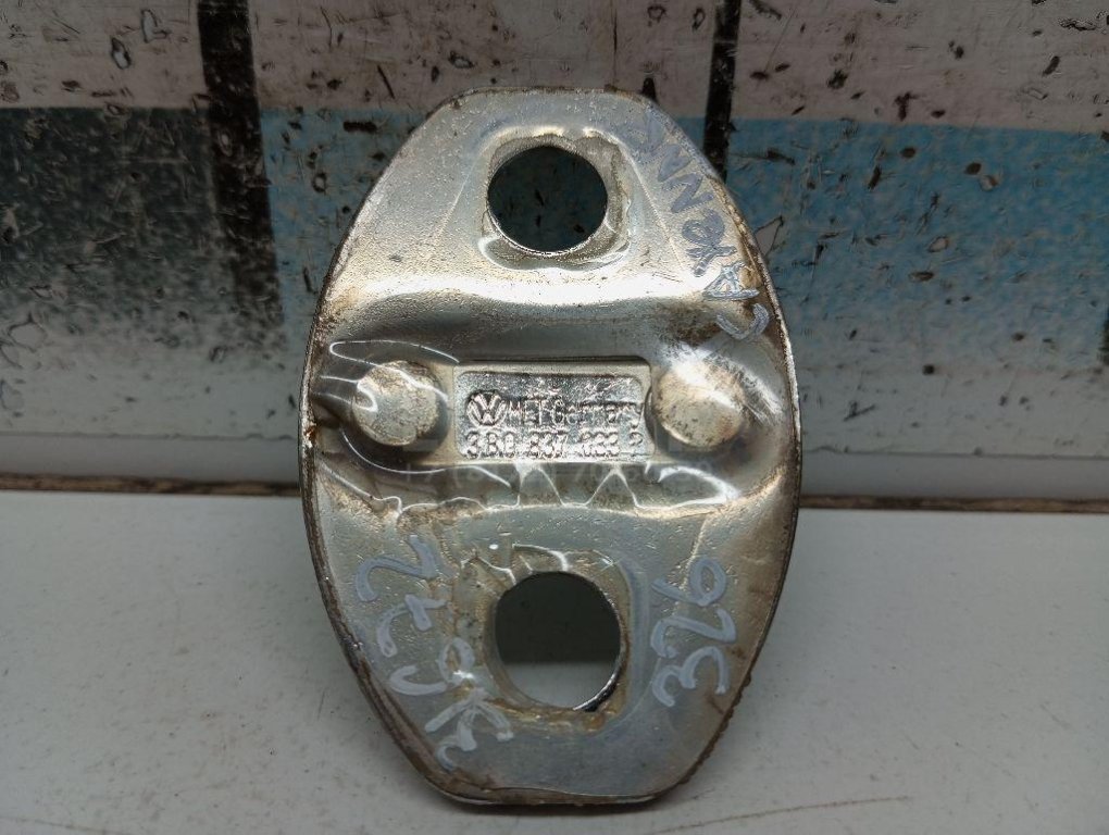 Ответная часть замка двери