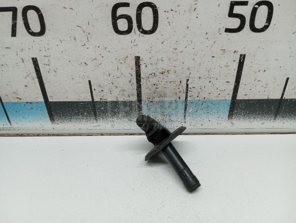 Замок лючка бензобака