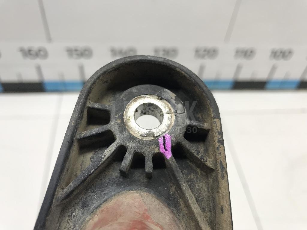 Кронштейн глушителя