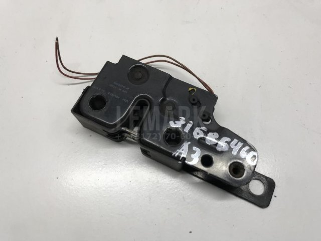 Замок капота