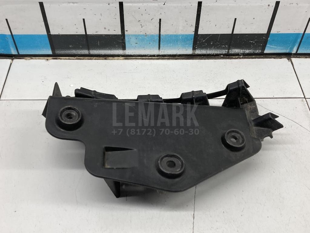 Направляющая заднего бампера левая