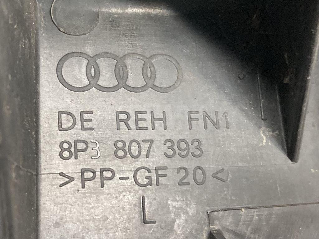 Направляющая заднего бампера левая