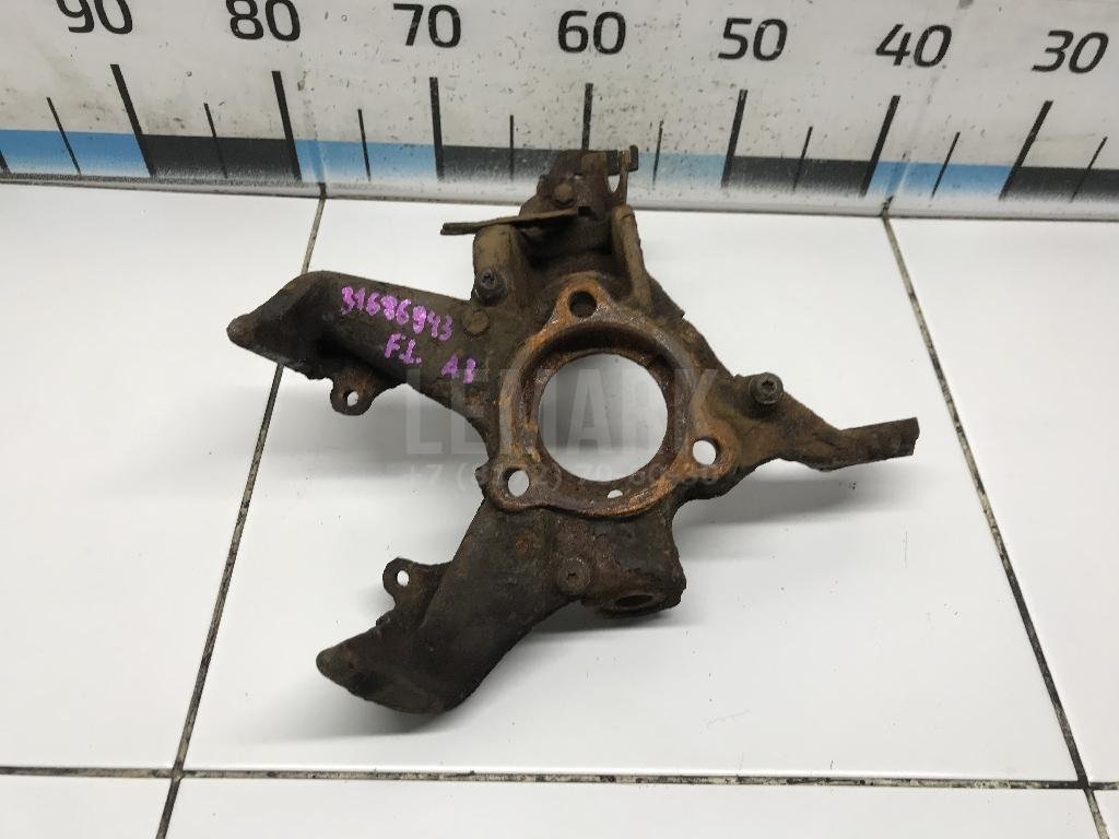 Кулак поворотный передний левый