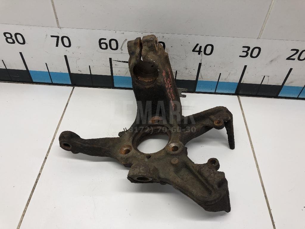 Кулак поворотный передний левый