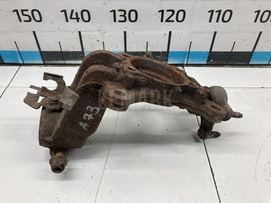 Кулак поворотный передний левый