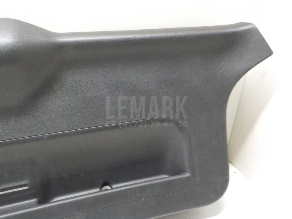 Обшивка двери багажника