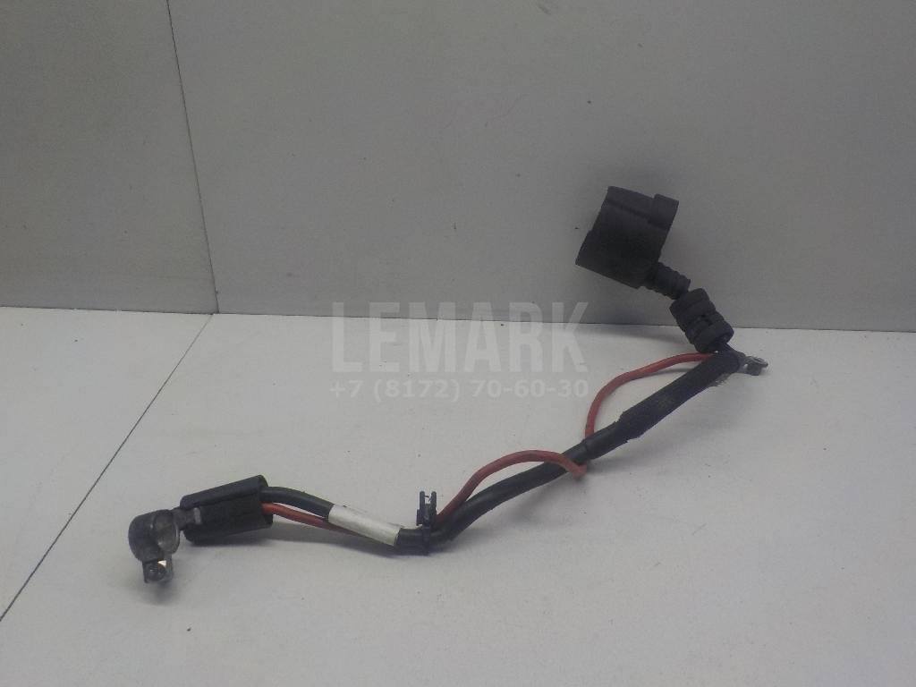 Клемма аккумулятора плюс