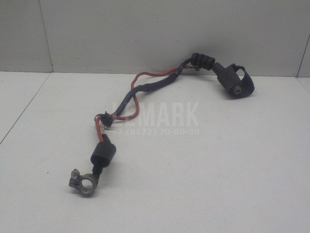 Клемма аккумулятора плюс