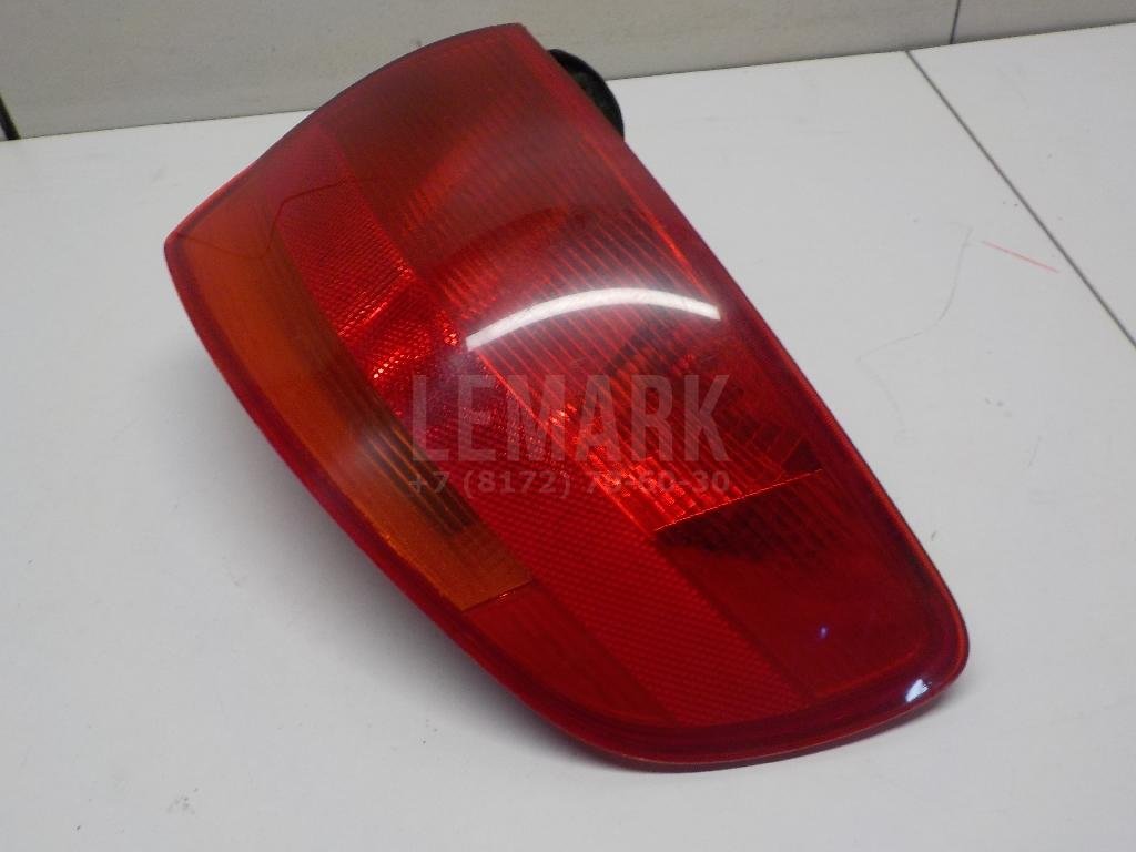Фонарь задний наружный правый