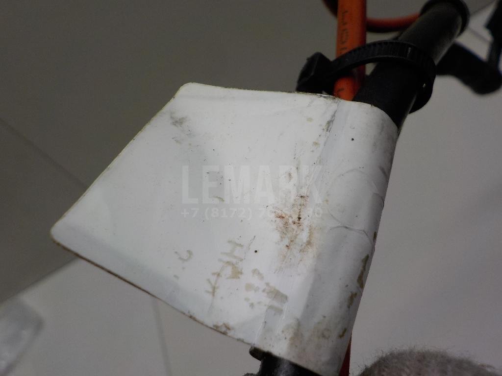 Клемма аккумулятора плюс