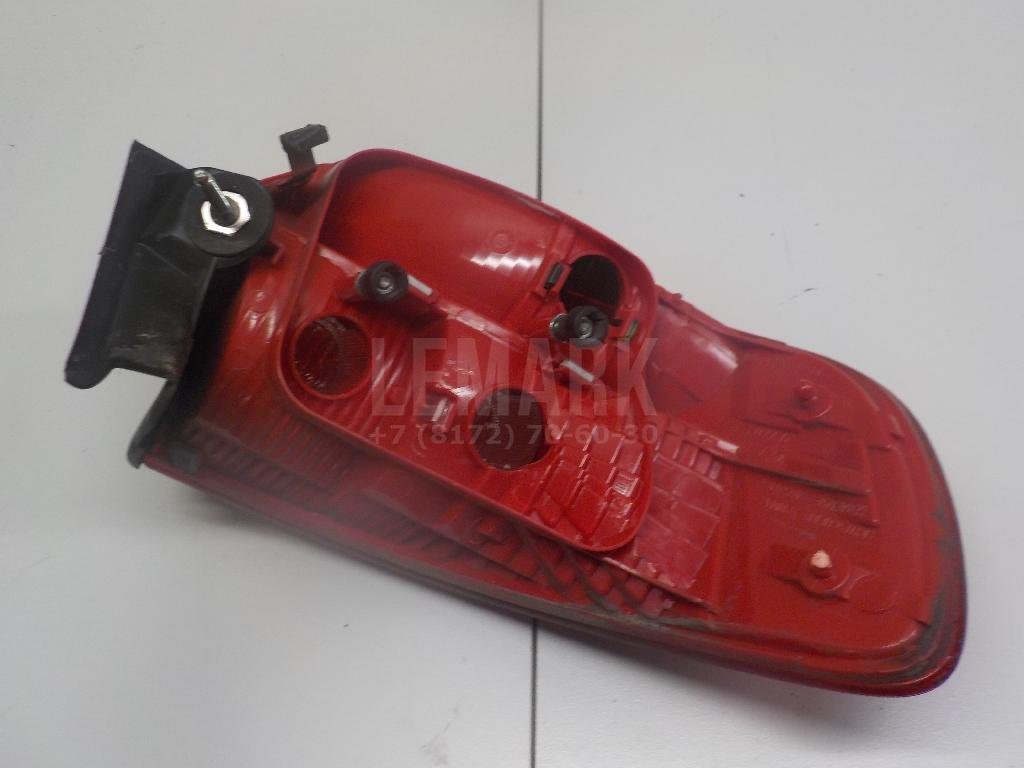 Фонарь задний наружный правый