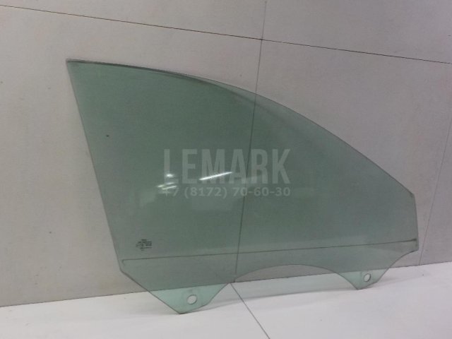 Стекло двери передней правой