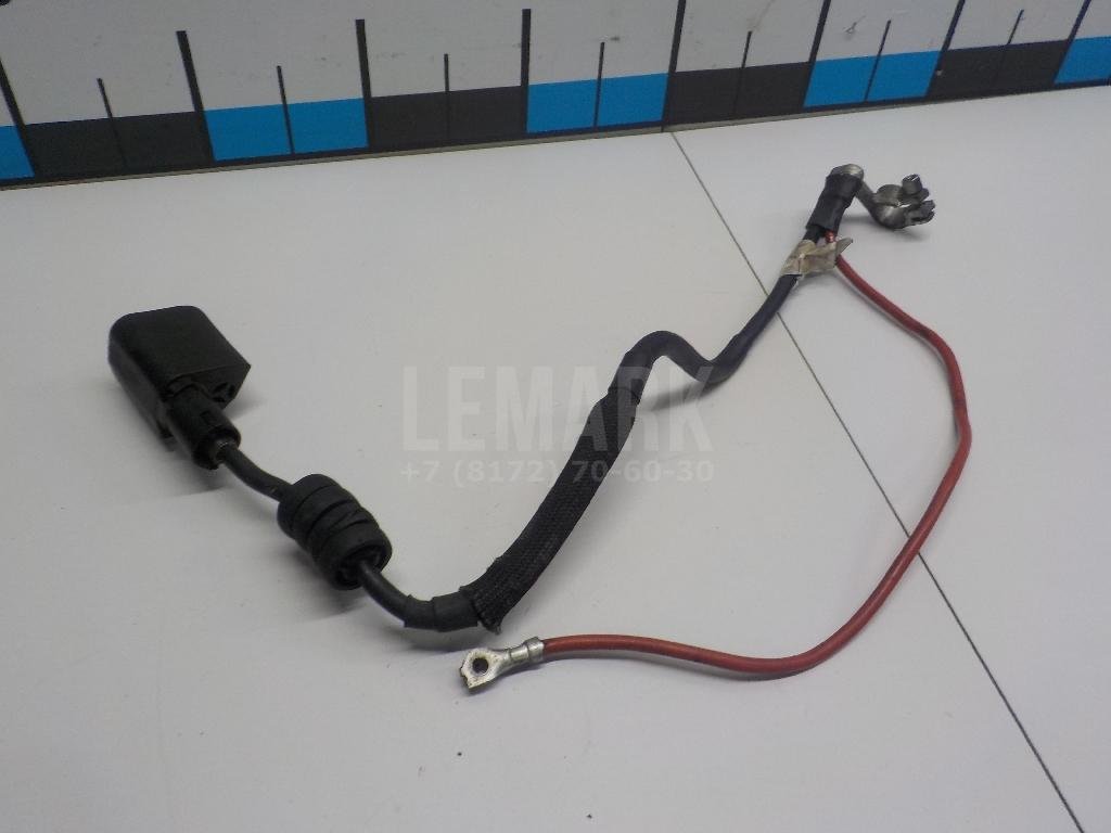 Клемма аккумулятора плюс