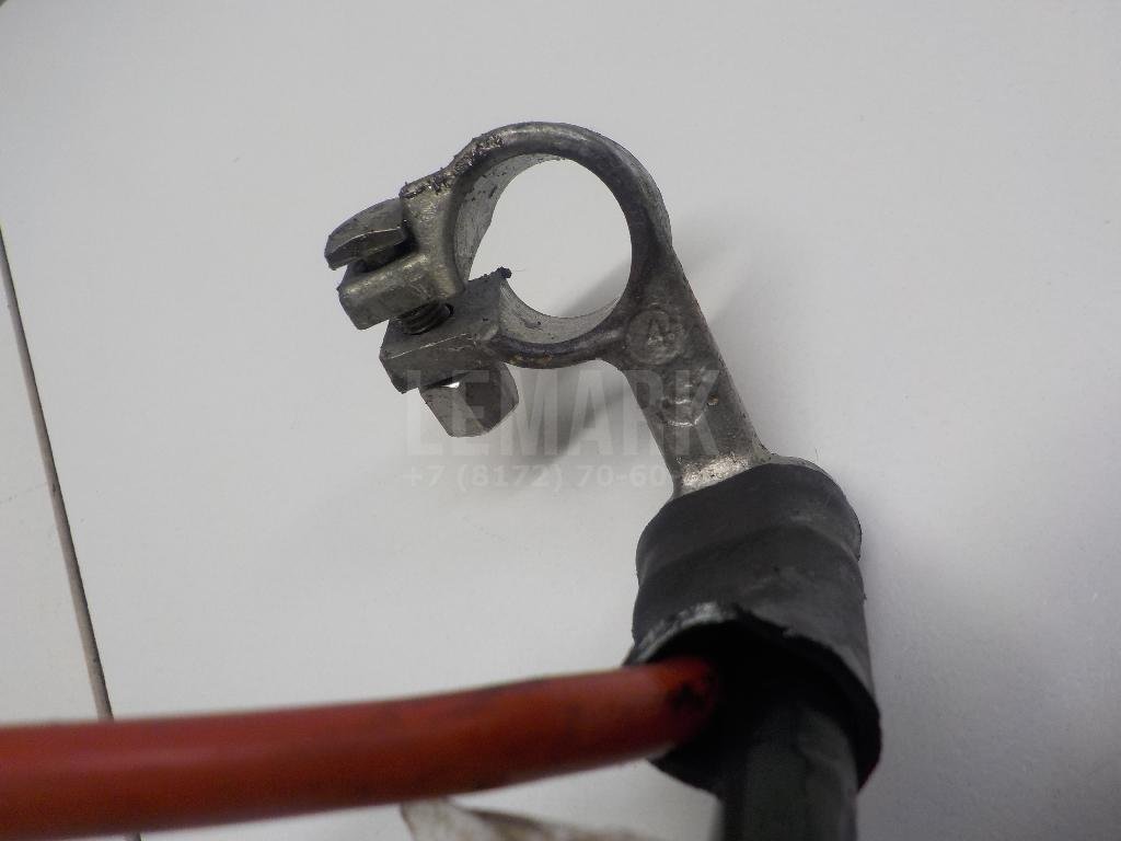 Клемма аккумулятора плюс