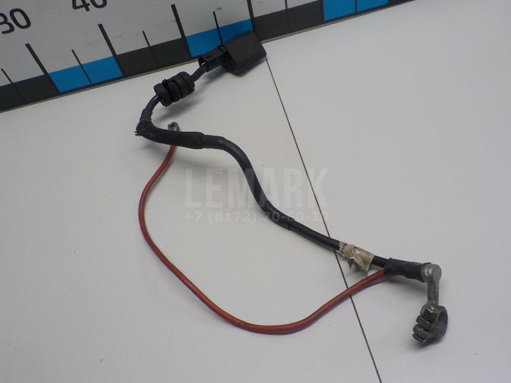 Клемма аккумулятора плюс