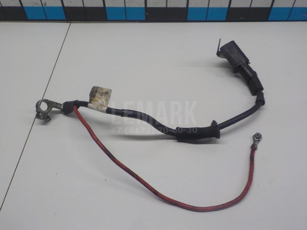 Клемма аккумулятора плюс