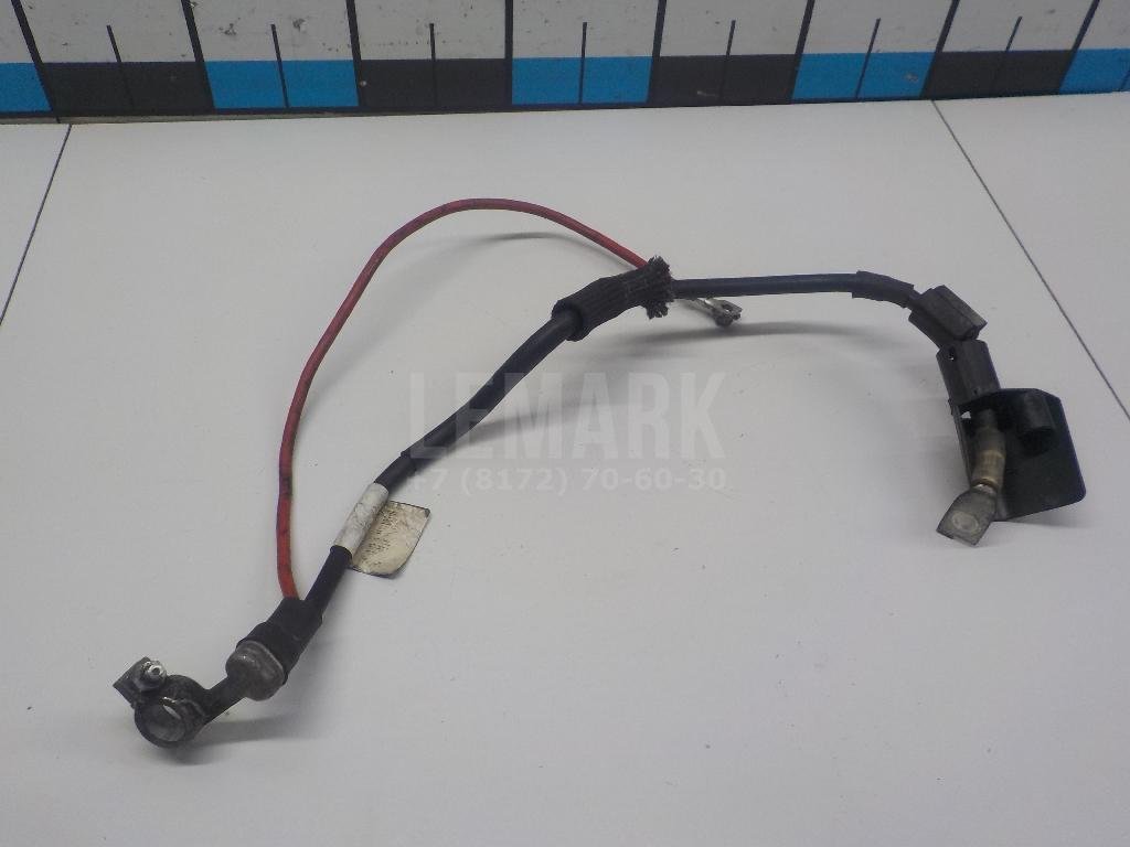 Клемма аккумулятора плюс