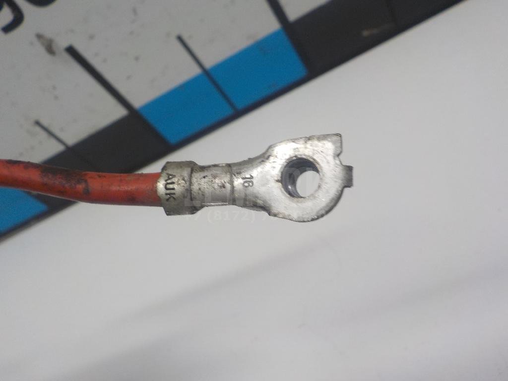 Клемма аккумулятора плюс