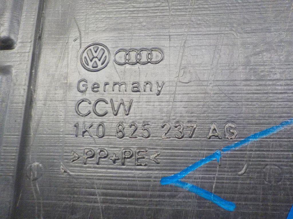 Пыльник двигателя центральный для  Audi 100 [C4] 1991-1994