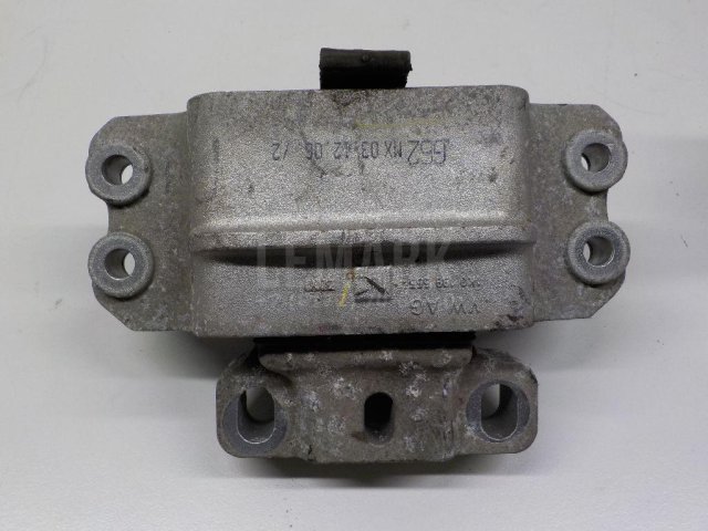 Опора КПП левая