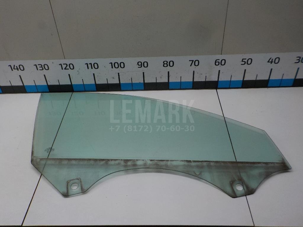 Стекло двери передней правой