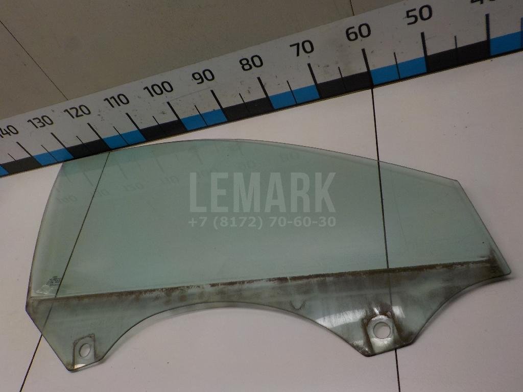 Стекло двери передней правой