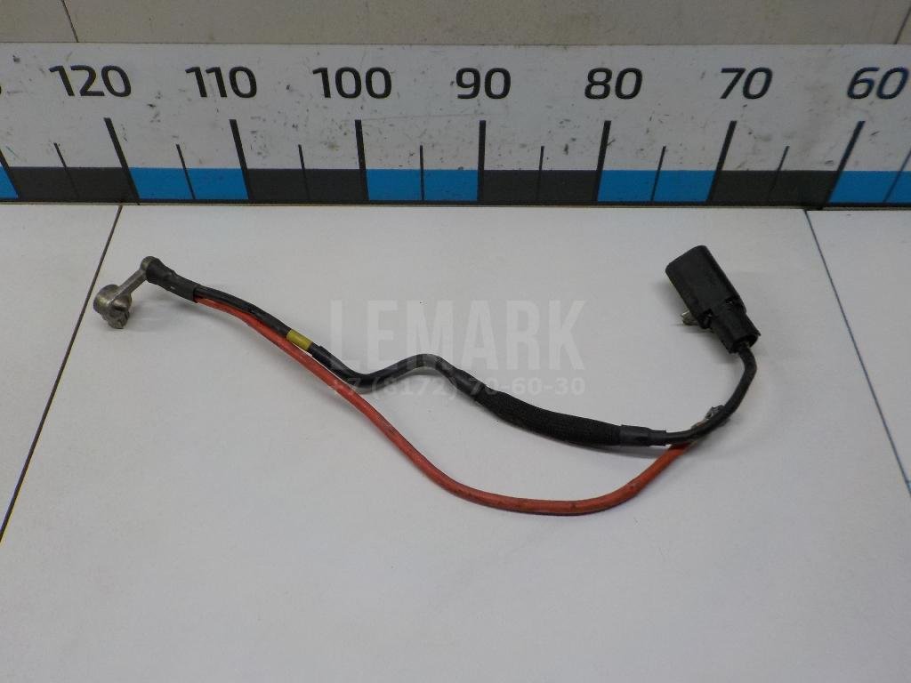 Клемма аккумулятора плюс