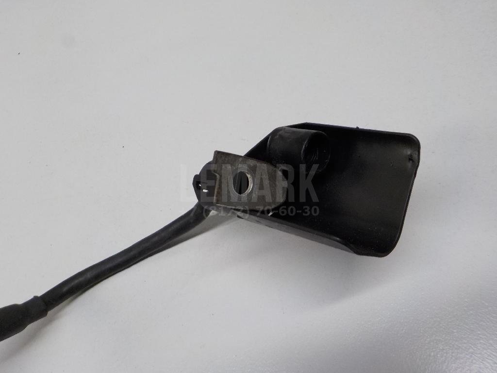 Клемма аккумулятора плюс