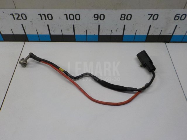 Клемма аккумулятора плюс