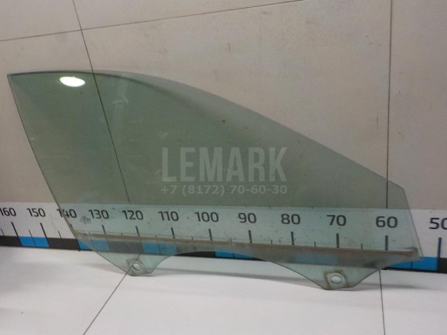 Стекло двери передней правой