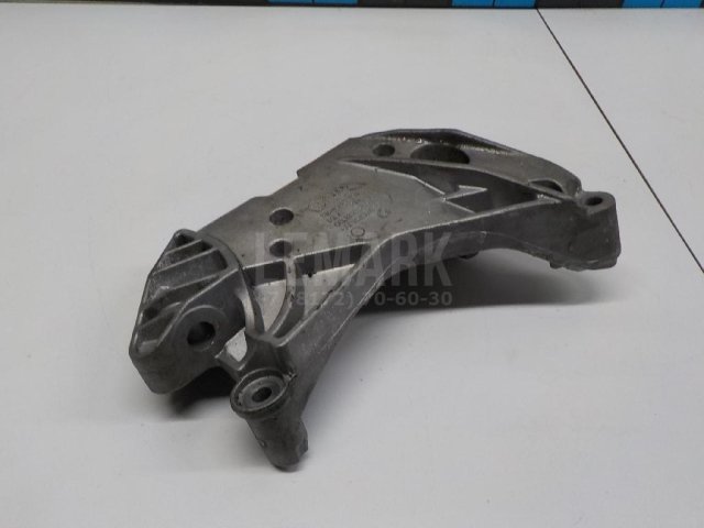 Кронштейн двигателя правый