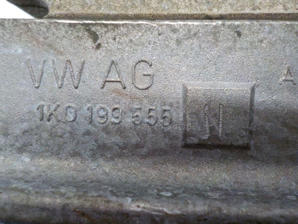 Опора КПП левая