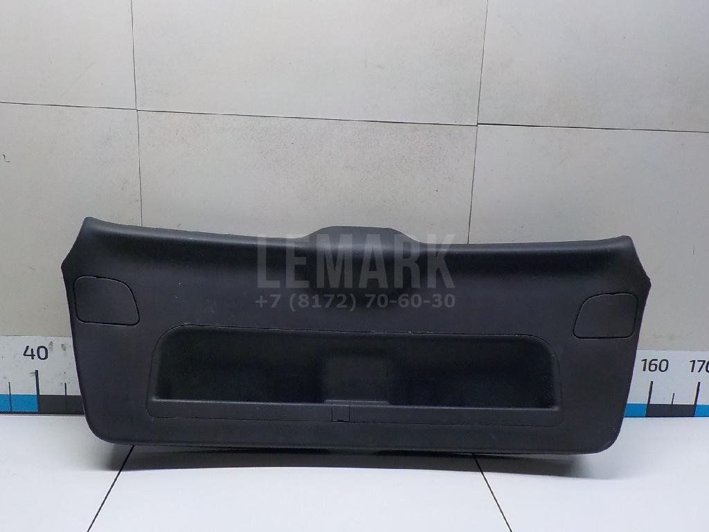 Обшивка двери багажника