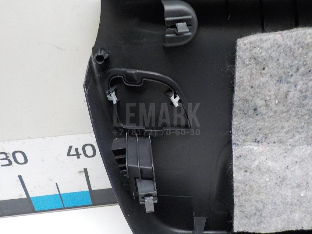 Обшивка двери багажника