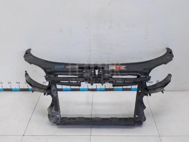 Панель передняя