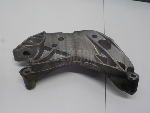 Кронштейн двигателя правый