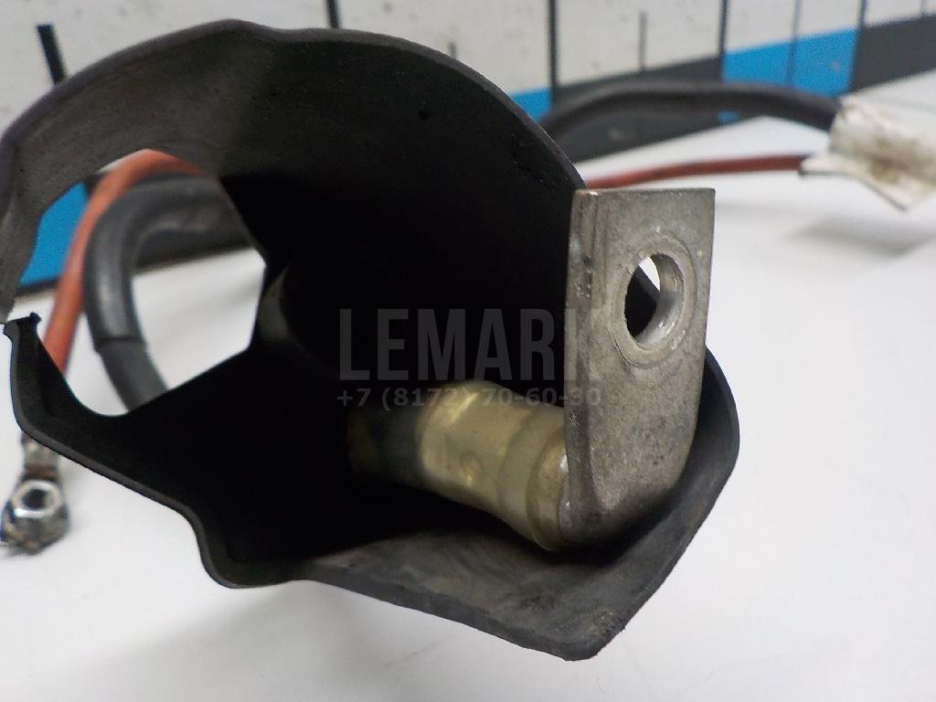 Клемма аккумулятора плюс