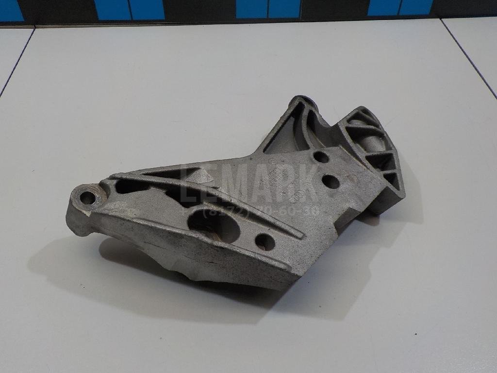 Кронштейн двигателя правый